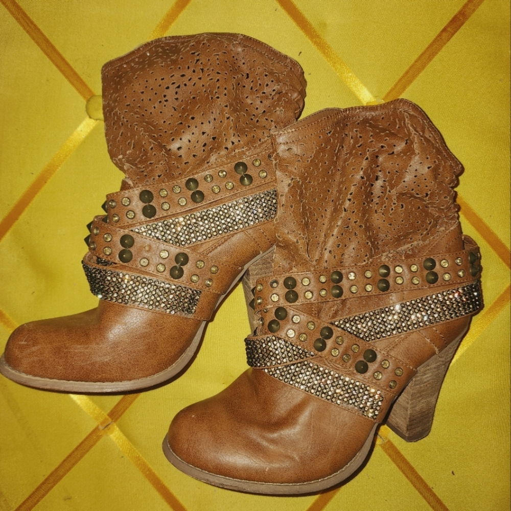 Women's Size 8 Not Rated boots
